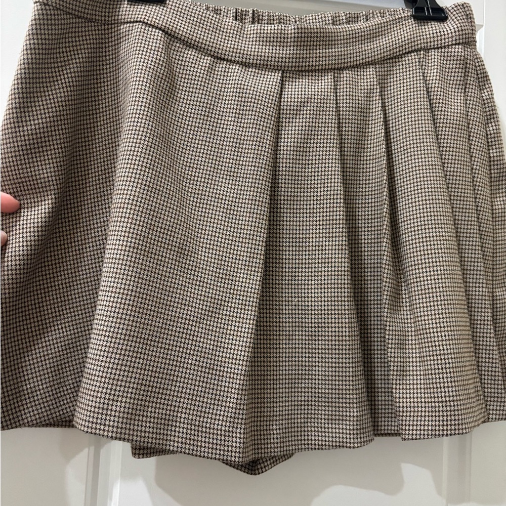Plaid Pleated Mini Skirt in Beige Black